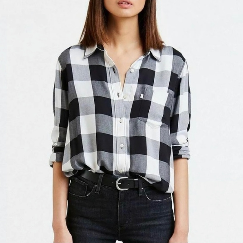 Levi's Women's Long Sleeve Buffalo Plaid Button Down Boyfriend Fit Shirt